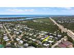 9072 SE Pomona St, Hobe Sound, FL 33455