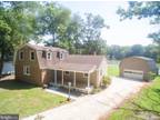 844 Monarch Shores Rd, Kilmarnock, VA 22482