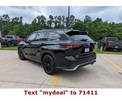 2024 Toyota Highlander is a Black 2024 Toyota Highlander Car for Sale in Natchez MS
