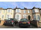 3 bedroom terraced house for sale in Wanstead Park Road, Ilford, Esinteraction