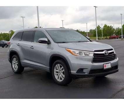 2014 Toyota Highlander LE is a Silver 2014 Toyota Highlander LE SUV in Naperville IL