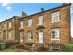 2 bedroom semi-detached house for sale in Victoria Street, Lindley, HD3