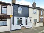 2 bedroom Mid Terrace House for sale, Albany Road, Chatham, ME4