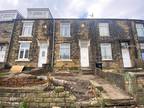 Albert Place, Bradford, West Yorkshire, BD3 2 bed terraced house for sale -