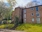 2 bed flat to rent in Frizley Gardens, BD9, Bradford