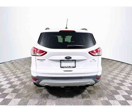 2014 Ford Escape SE is a White 2014 Ford Escape SE Car for Sale in Tampa FL