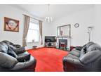 3 Bedroom Flat for Sale in Loampit Hill