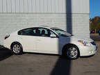 2011 Nissan Altima White, 87K miles