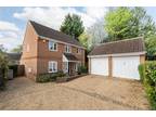 4 bedroom property for sale in Hawthorn Close, Colden Common, Winchester