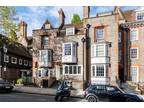 5 bedroom property for sale in The Vale, Chelsea, London