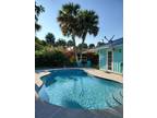 3/2 clean home with private pool in Jensen Beach