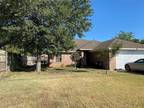 Single Family Residence, Traditional - Cleburne, TX 1202 Spell Ave