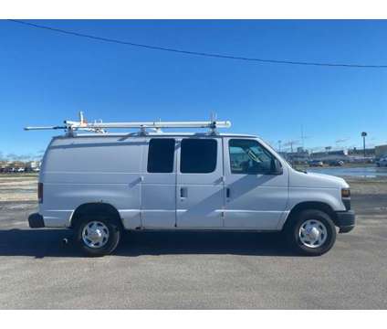 2008 Ford E-250 Commercial is a White 2008 Ford E250 Van in Council Bluffs IA