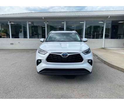 2022 Toyota Highlander Hybrid XLE is a Brown 2022 Toyota Highlander Hybrid XLE Hybrid in Saint Albans WV