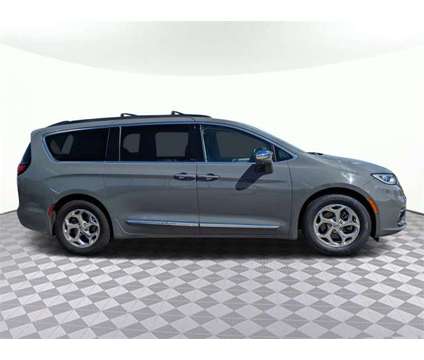 2022 Chrysler Pacifica Limited is a Grey 2022 Chrysler Pacifica Limited Car for Sale in Lake City FL
