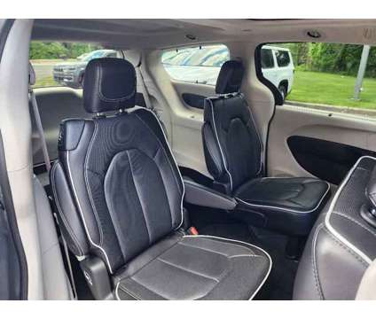 2023 Chrysler Pacifica Limited is a Grey 2023 Chrysler Pacifica Limited Van in Freehold NJ