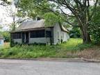 Home For Sale In Thomasville, Georgia