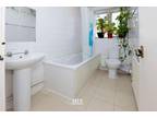 2 bed flat for sale in Norwood Close, UB2, Southall
