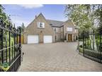 5 bedroom detached house for sale in Whin Hill Road, Bessacarr, Doncaster, DN4