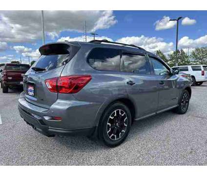 2020 Nissan Pathfinder SL is a 2020 Nissan Pathfinder SL Car for Sale in Southaven MS