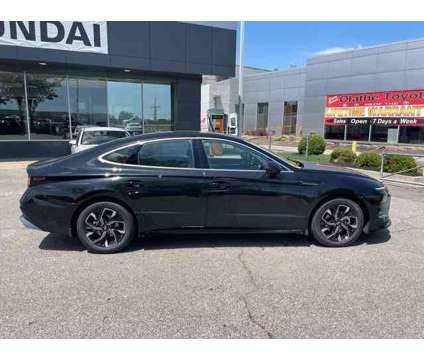 2024 Hyundai Sonata SEL is a Black 2024 Hyundai Sonata Car for Sale in Olathe KS