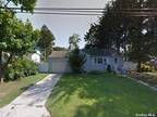 Home For Sale In West Babylon, New York