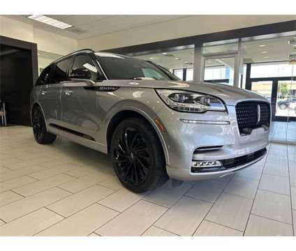 2024 Lincoln Aviator Reserve is a Silver 2024 Lincoln Aviator SUV in Fort Pierce FL