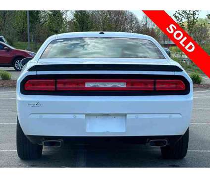 2014 Dodge Challenger R/T is a White 2014 Dodge Challenger R/T Coupe in Mars PA