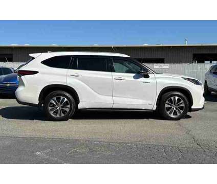 2021 Toyota Highlander Hybrid XLE is a White 2021 Toyota Highlander Hybrid XLE Hybrid in Madera CA