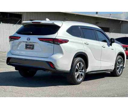 2021 Toyota Highlander Hybrid XLE is a White 2021 Toyota Highlander Hybrid XLE Hybrid in Madera CA