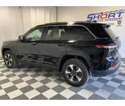 2022 Jeep Grand Cherokee Base 4xe is a Black 2022 Jeep grand cherokee SUV in Pikeville KY