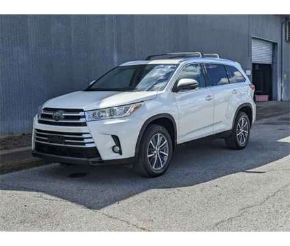 2019 Toyota Highlander XLE is a White 2019 Toyota Highlander XLE SUV in Meridian MS