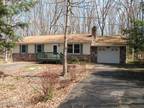 92 Frost Ln, Penn Forrest, PA 18210