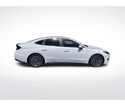 2021 Hyundai Sonata Limited is a White 2021 Hyundai Sonata Limited Sedan in Milwaukee WI