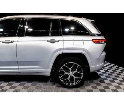 2022 Jeep Grand Cherokee Overland 4x2 is a Silver 2022 Jeep grand cherokee Overland SUV in Peoria AZ