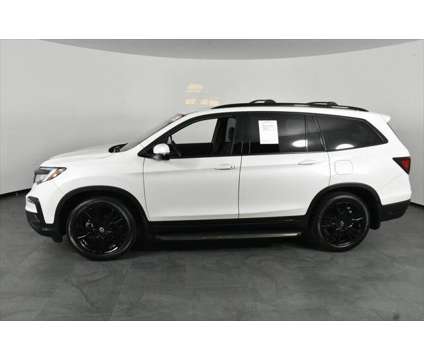 2022 Honda Pilot AWD Black Edition is a Black 2022 Honda Pilot SUV in Orlando FL