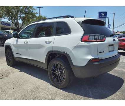 2023 Jeep Cherokee Altitude Lux 4x4 is a White 2023 Jeep Cherokee Altitude Car for Sale in Cocoa FL