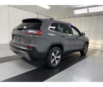 2021 Jeep Cherokee Limited 4X4 is a Grey 2021 Jeep Cherokee Limited SUV in Cicero NY