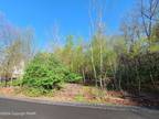 East Stroudsburg, Come see this affordable lot in a golf