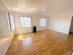 $2595/1318 CLOVERDALE AVE. #4-Renovated TOP FLOOR 2BR, 1 BTH, Great Light! I...