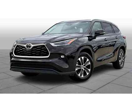 2022UsedToyotaUsedHighlanderUsedFWD (GS) is a Brown 2022 Toyota Highlander Car for Sale in Houston TX