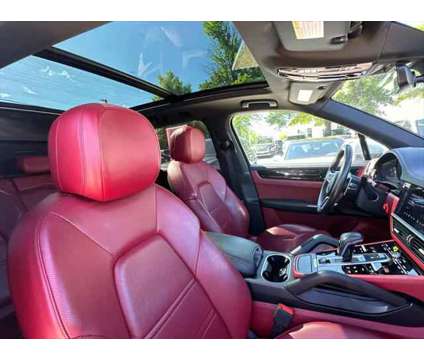 2019 Porsche Cayenne Base is a 2019 Porsche Cayenne Base SUV in Bowie MD