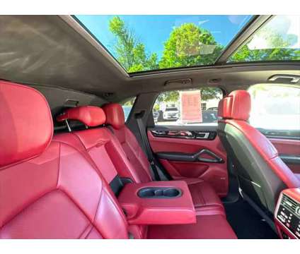 2019 Porsche Cayenne Base is a 2019 Porsche Cayenne Base SUV in Bowie MD