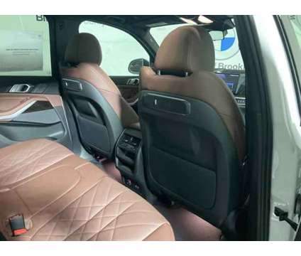 2025 BMW X5 xDrive40i is a White 2025 BMW X5 3.0si SUV in Brooklyn NY