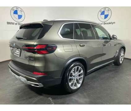 2025 BMW X5 xDrive40i is a Green 2025 BMW X5 3.0si SUV in Brooklyn NY