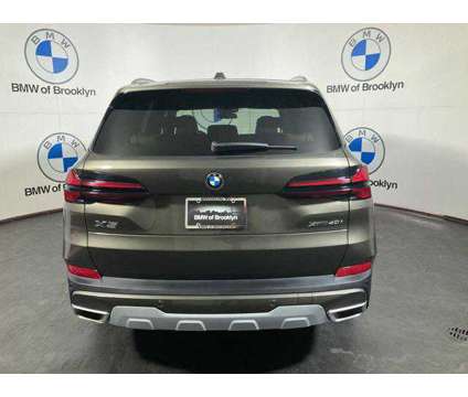 2025 BMW X5 xDrive40i is a Green 2025 BMW X5 3.0si SUV in Brooklyn NY