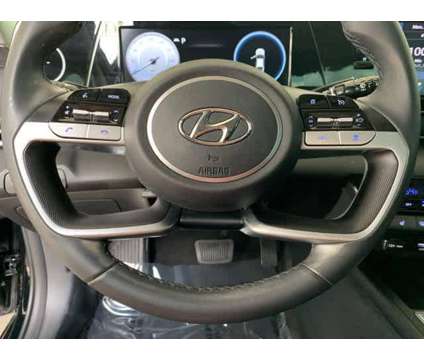 2022 Hyundai Elantra SEL is a Black 2022 Hyundai Elantra Sedan in New Port Richey FL