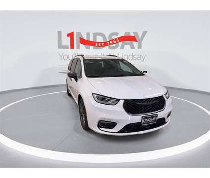 2024 Chrysler Pacifica Touring L is a White 2024 Chrysler Pacifica Touring Car for Sale in Manassas VA