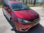 2017 Chrysler Pacifica Touring-L Front-Wheel Drive Passenger Van