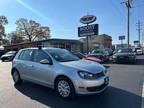 2014 Volkswagen Golf 2.5L Hatchback Sedan 4D